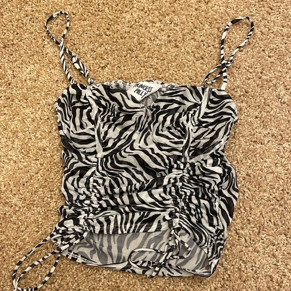 Princess Polly zebra crop top - Picture 1 of 4